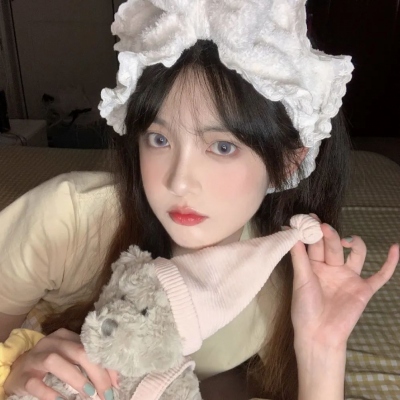 女生干净精致QQ头像 16张高清图