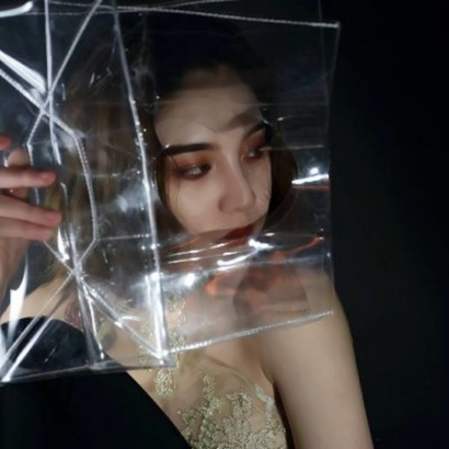 六张超飒高冷女生头像 氛围感直接拉满