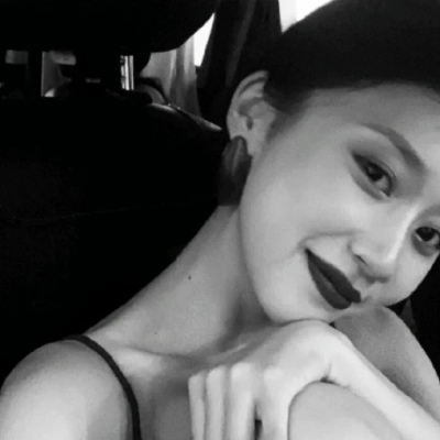 霸气冷艳黑色系真人女生头像 9张合集来啦