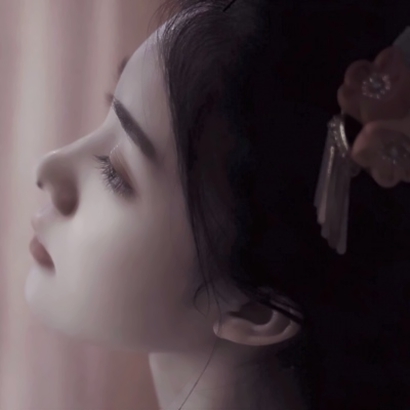 女生清冷伤感头像合集 16张冷淡风酷感女生头像