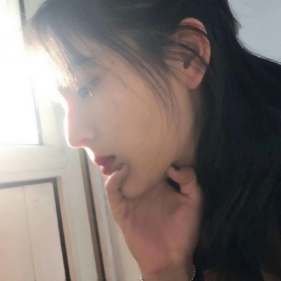 28张高清御姐范霸气女生微信头像合集