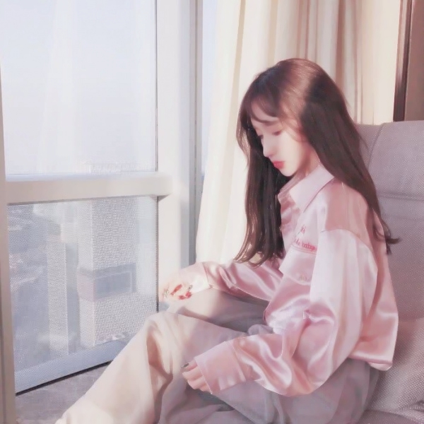 16张超清爽！简单干净气质女生高清头像合集