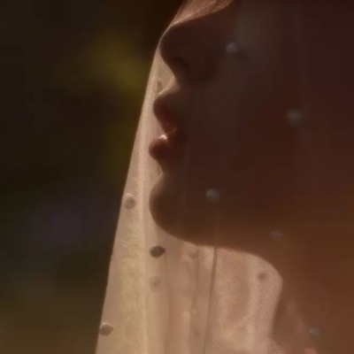 带着思念感的女生朦胧头像合集，9张氛围感拉满
