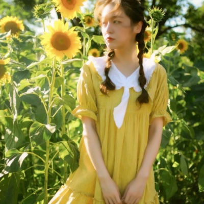 暖色系爱笑阳光女生高清头像合集 共17张