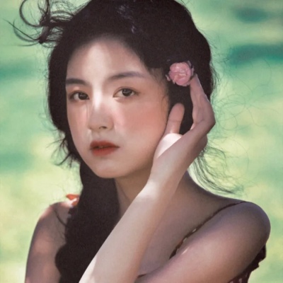 12张氛围感拉满的复古意境女生头像，越看越耐看