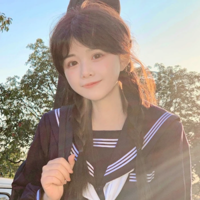 新款！9张真人女生校服可爱头像分享