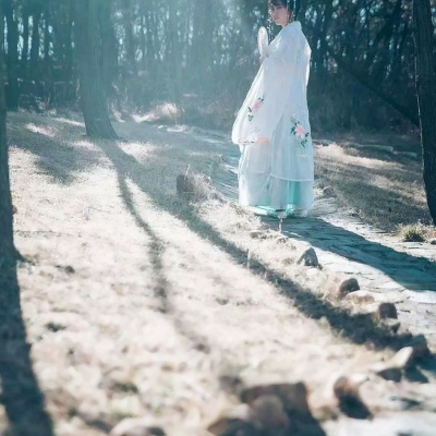 古风高清女生真人古风头像合集 共16张古风美人头像