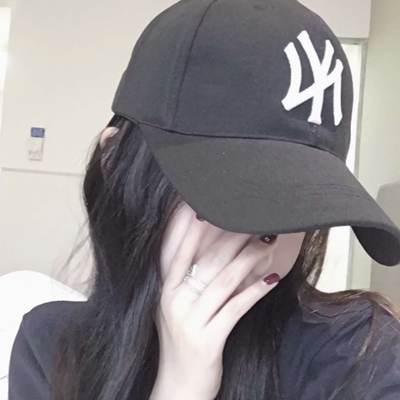 30张高清戴帽酷飒女生头像 氛围感拉满