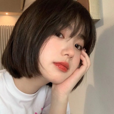 当下超火的真人女生头像合集 共20张