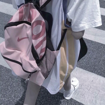 35张高清好看的玩风女生头像 个性氛围感拉满