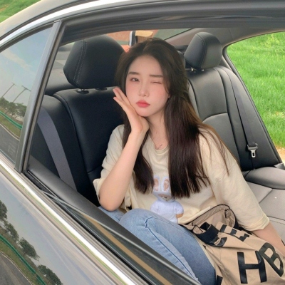 超气质美女微信头像合集 20张好看头像直接存