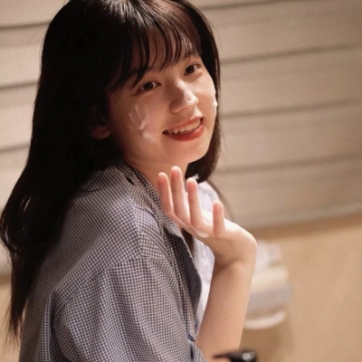 12张温柔干净的小众女生头像合集