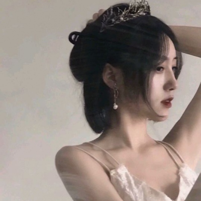 女生正脸清晰真人漂亮头像合集（20张）