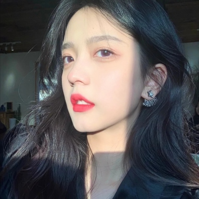 17张高清高颜值真人女生头像合集来啦