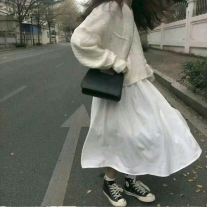 36张高清不露脸女生部位酷头像 干净氛围感拉满