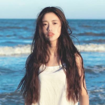 32张简约氛围感女生头像合集 清新气质拉满