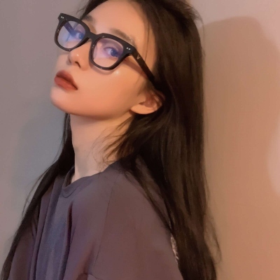 5月戴眼镜的漂亮小姐姐个性头像合集（9张）