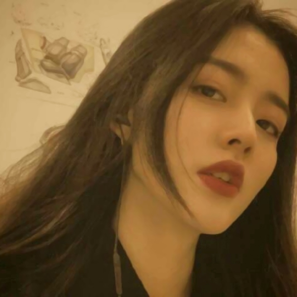 12张超好看个性女生头像 高清质感拉满