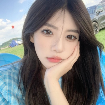 气质干净感拉满的女生头像合集，共16张