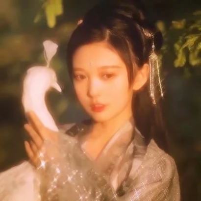 15张高清倾国倾城古风女生真人头像