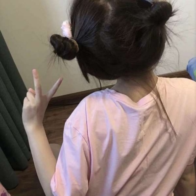 14张现实素颜女生生活照真人头像合集