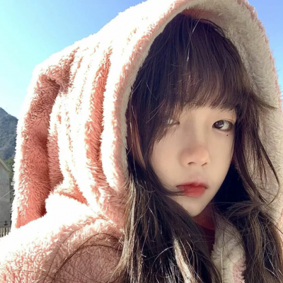 ins风格真人小姐姐头像合集 10张不同风格任你选