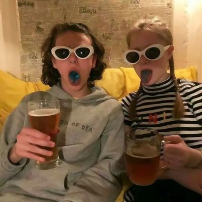 欧美小孩搞怪头像合集！酷拽又呆萌的女生头像素材共11张