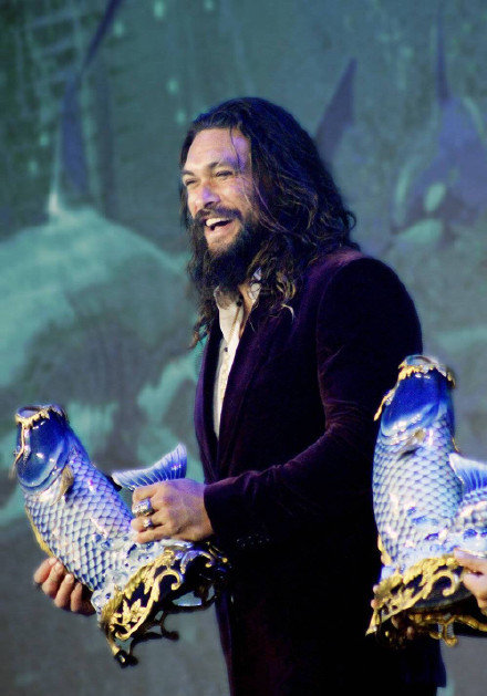 海王变锦鲤之王？这套表情包把影视梗玩明白了