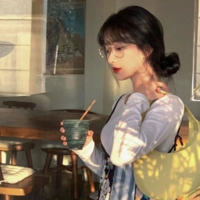 女生真人微信头像合集 一共9张高清大图