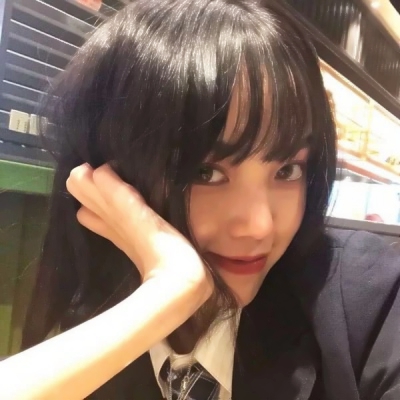 32张高清原宿风ins女生头像 个性氛围感拉满