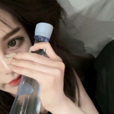 13张高清御姐风女生头像合集