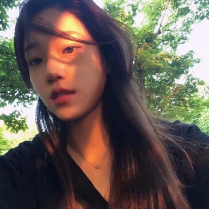 8张气质漂亮的高清真人女生微信头像合集