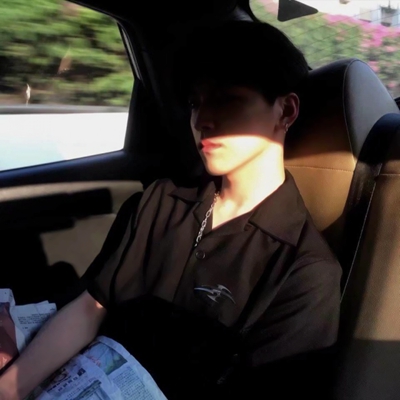 19张高清高冷风男生网图头像合集