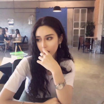 16张高清新款女生微信头像来啦 个性好看真人款直接存