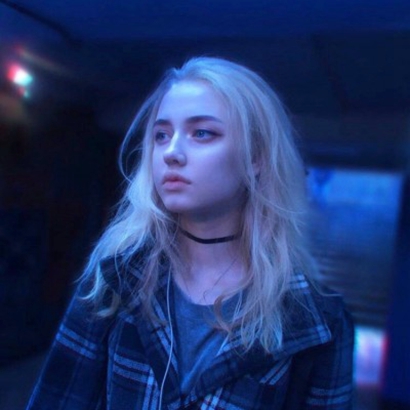 16张高清英伦风女生头像 颜值质感拉满