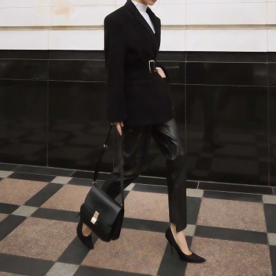 30张高清御姐风气质女生半身头像 带下半身氛围感造型