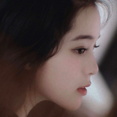 35张高清女生微信侧脸头像 氛围感拉满的唯美头像合集