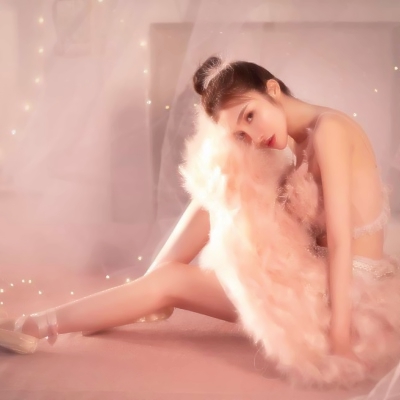 带女人味的性感女生头像！9张高清真人写真图分享