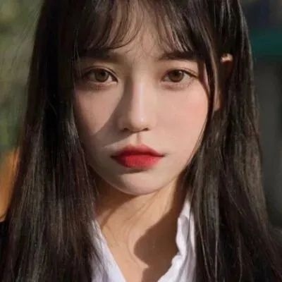 超火高颜值女生正脸头像 14张合集