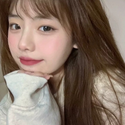 12张适配独立自信女生的真人头像图