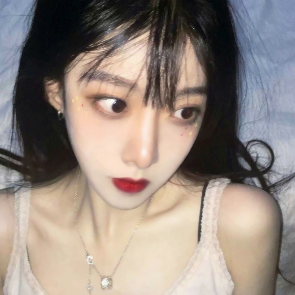 22张超清真人高冷小姐姐头像合集 女生头像专属精选