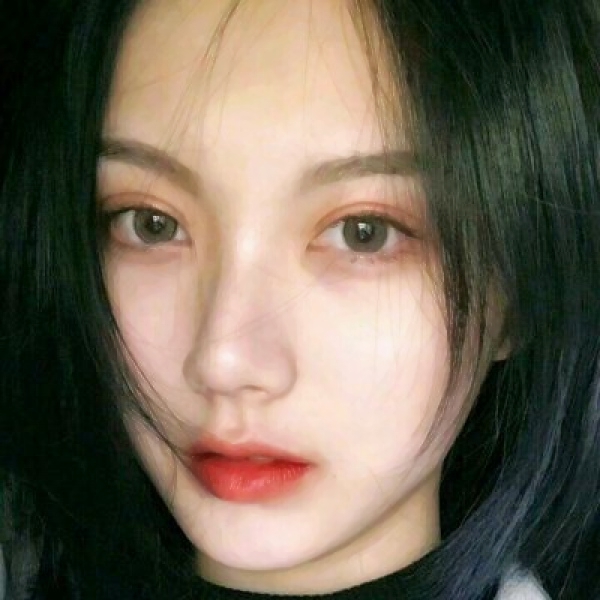 8张高清好看的女生大头贴头像合集