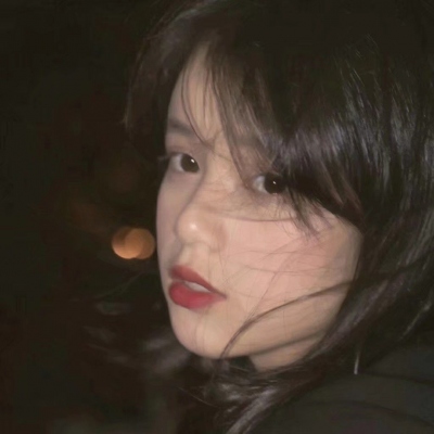 女生正脸清晰真人漂亮头像合集（20张）