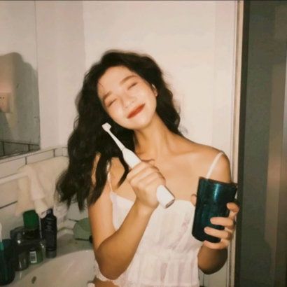 同一女生的高清头像合集！9张好看的成套女头像分享