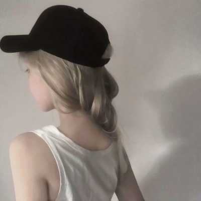 QQ优质玩网女生头像（24张）