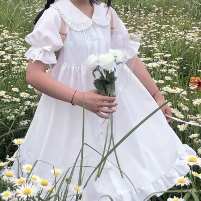 女生头像个性简约干净清新真人图集（共13张）