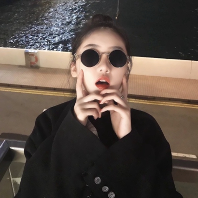 戴墨镜的潮流女生头像来啦！30张高清好看的氛围感美图