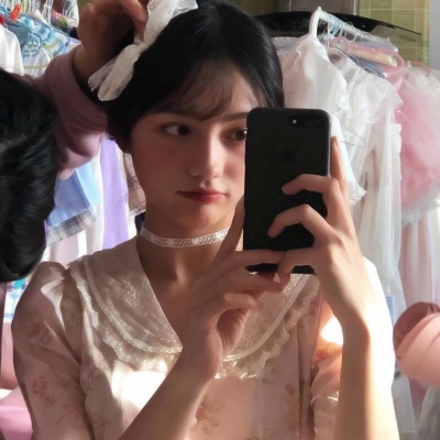 27张可爱真实的手机控女生头像合集