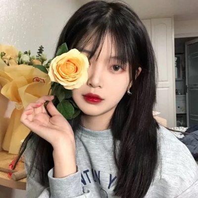 小众又高级！16张冷淡风女生头像合集