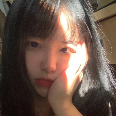 全网爆火的高清网红女生头像 10张合集